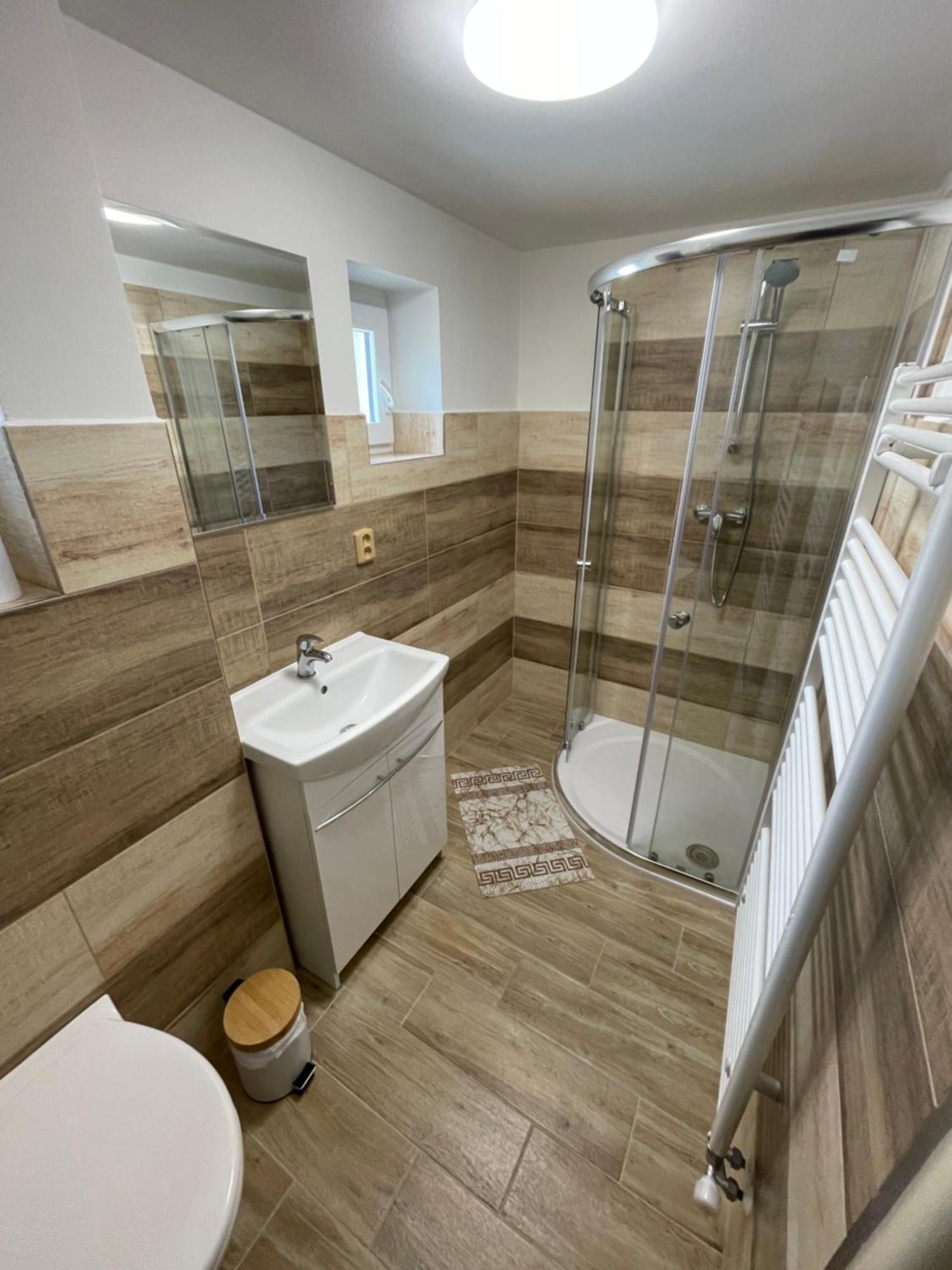 דצ'ין Apartmany Ferie מראה חיצוני תמונה